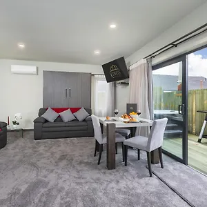 5* Motel Kings On Peace